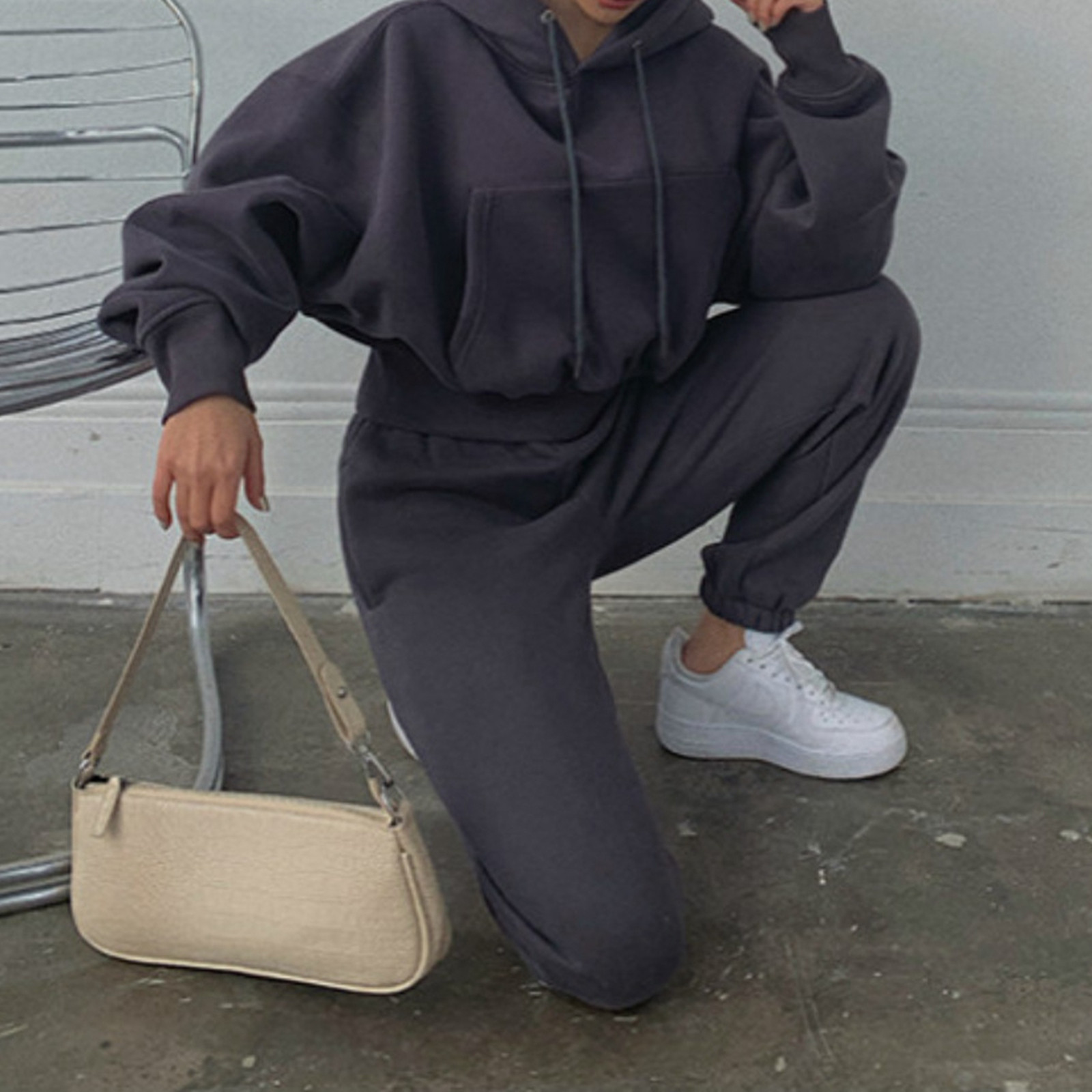 thumbnail image 2 of Conjunto de chándal de mujer otoño-invierno 2025: sudadera con capucha de manga larga y pantalones holgados, mezcla de algodón, ropa informal/deportiva, tallas S-XL., 2 of 7